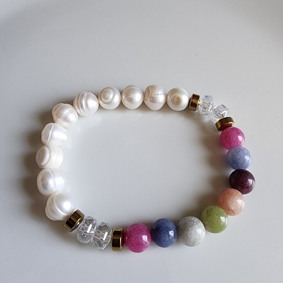 Elegant Multicolor Beaded Bracelet - Picture 5 of 5